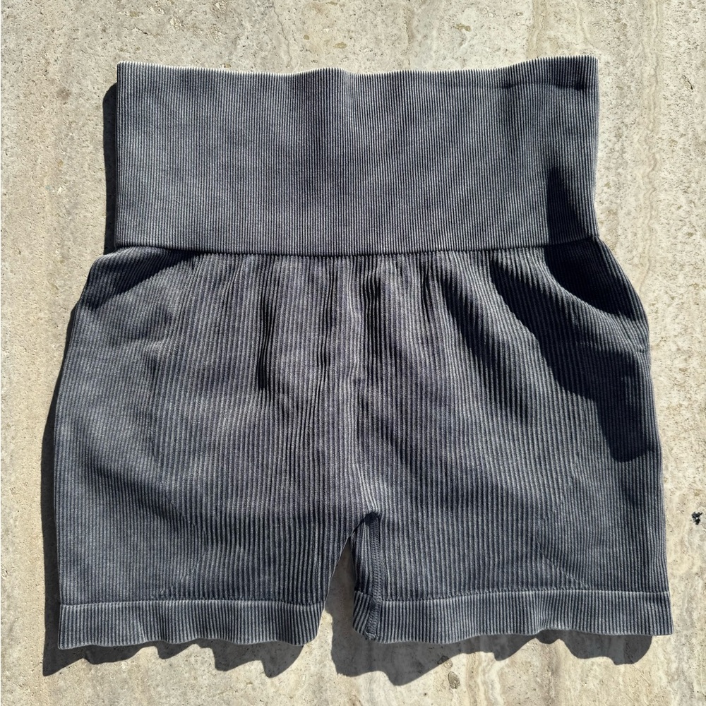 Gray Women's High-Waisted Scrunch Butt Shorts🩶